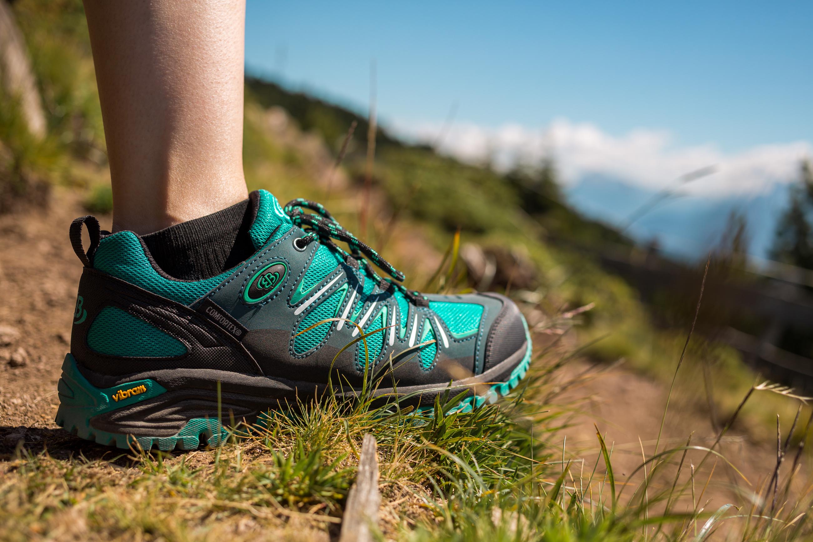 Brütting Damen-Wanderschuhe Expedition, wetterfest, für schwierige Bergpfade und Outdoor-Abenteuer